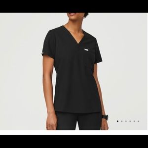 Figs black Small scrub top